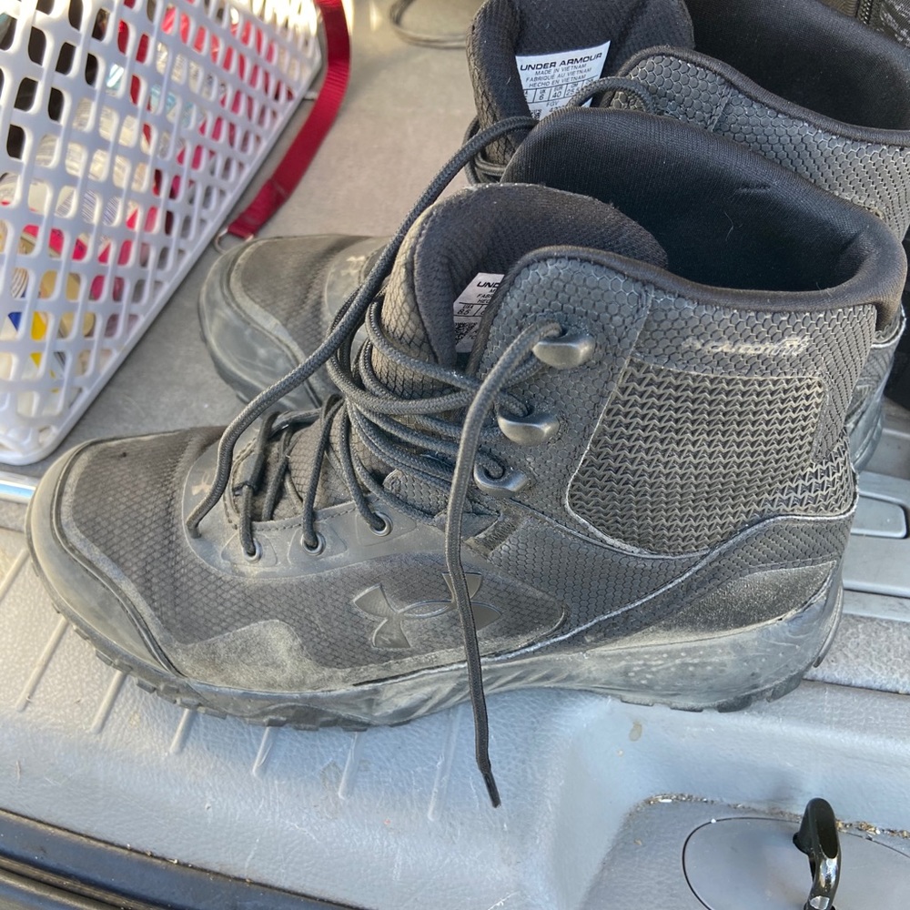 Under Armour Boots 8.5.  I wore them once.